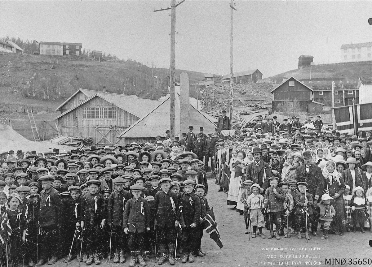 17. mai på Tolga 1914, avsløringen av bautaen for grunnlovens 100-årsjubileum