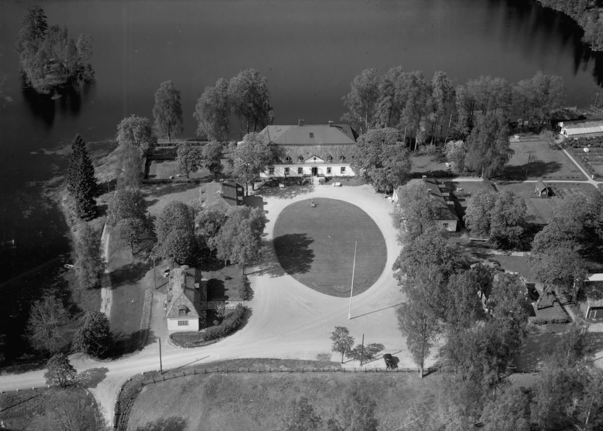 Flygfoto över Hooks Herrgård i Vaggeryds kommun. Nr. O 992