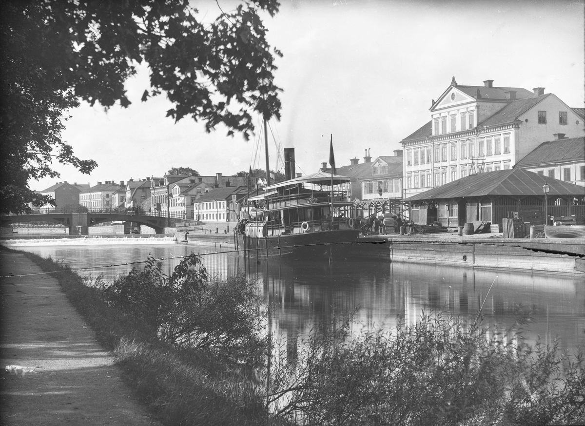 Ångfartyget Nya Upsala i Uppsala hamn, Uppsala 1890