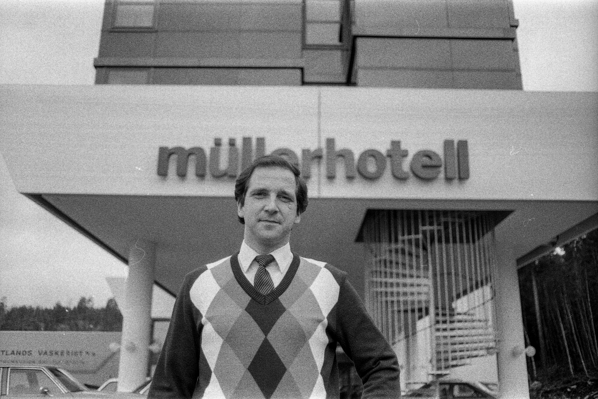 Müller hotell på Mastemyr utvider. Hotelldirektør Jakobsen.