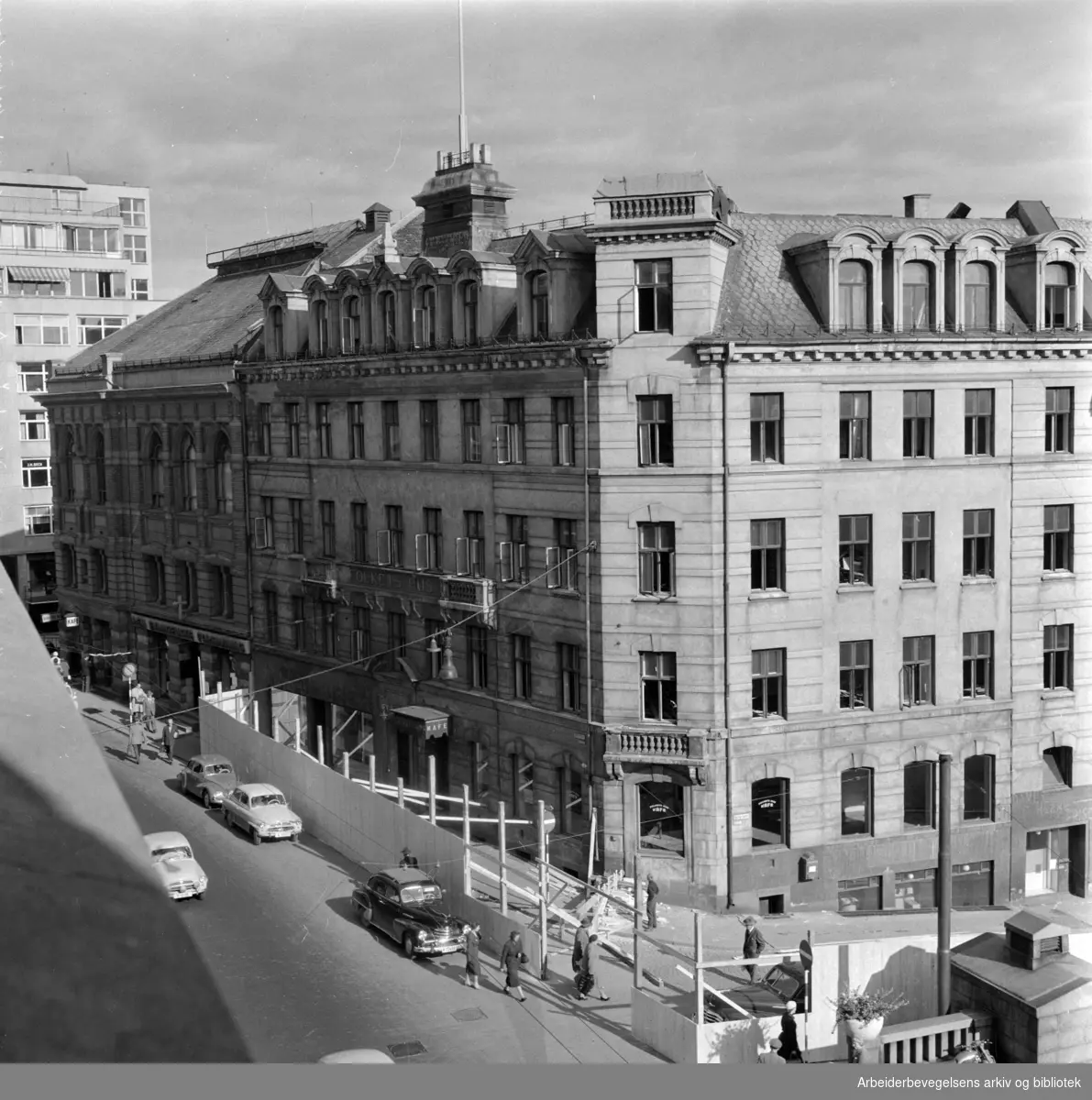Folkets Hus: Rivningen av Møllergaten 18 begynt..September 1958.