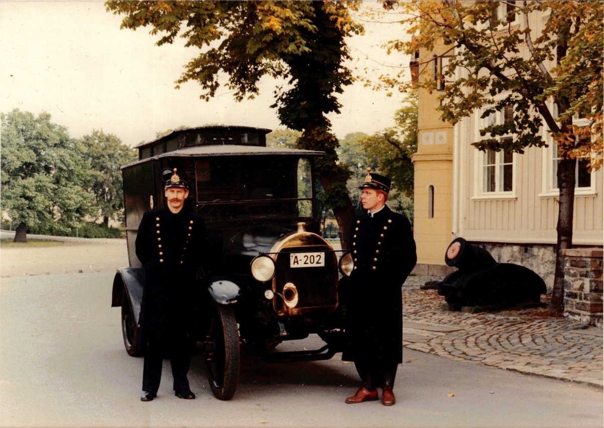 Uniforms- og kjøretøykavalkade i Oslo