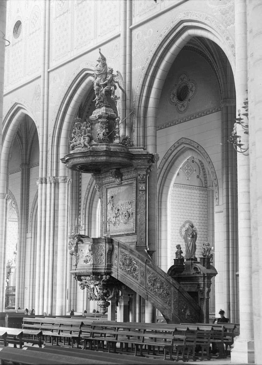 Predikstolen efter restaureringen, Uppsala domkyrka, Uppsala maj 1913