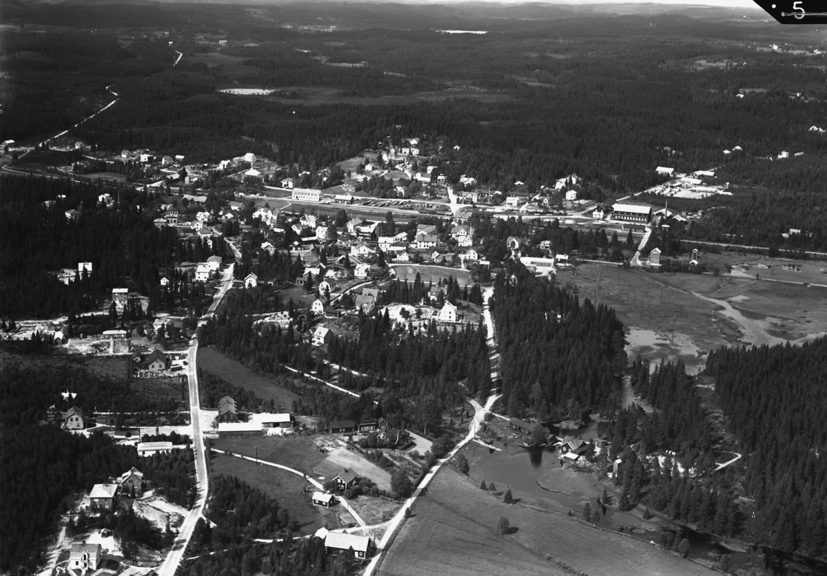 Flygfoto över Gnosjö i Jönköpings län. Nr G 1980.
