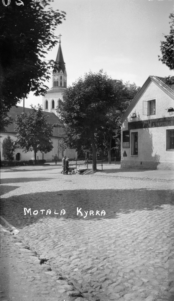 Bilsemester 1928 - Motala kyrka, Östergötland