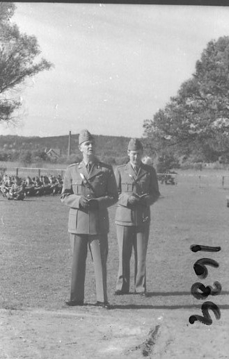 Regementets Dag 1956, A 6, Jönköping. Rocksjövallen. Överste Ivan Thorson, kapten Conradi.