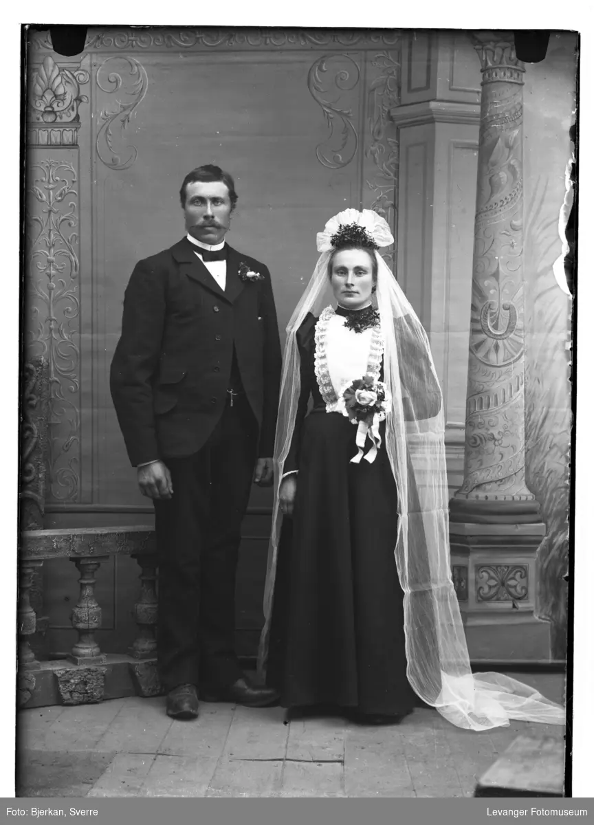 Portrett av brudepar, Hans Balgård med kone Berit Manta