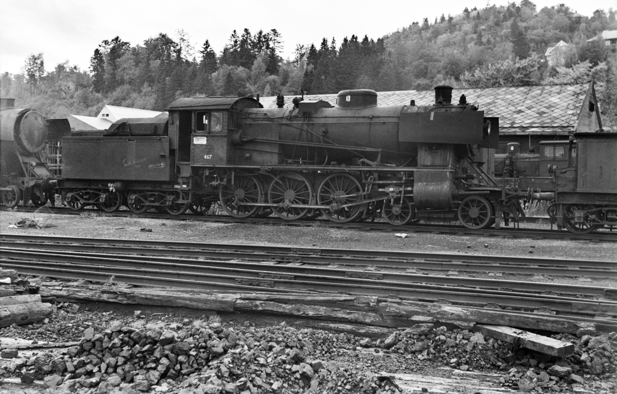 Hensatt damplokomotiv type 30c nr. 467 på Marienborg.