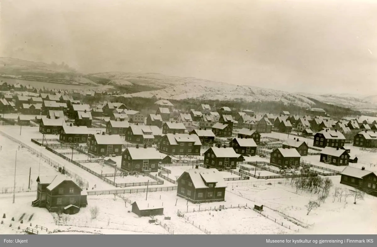Kirkenes 1906 - i vinterskrud.