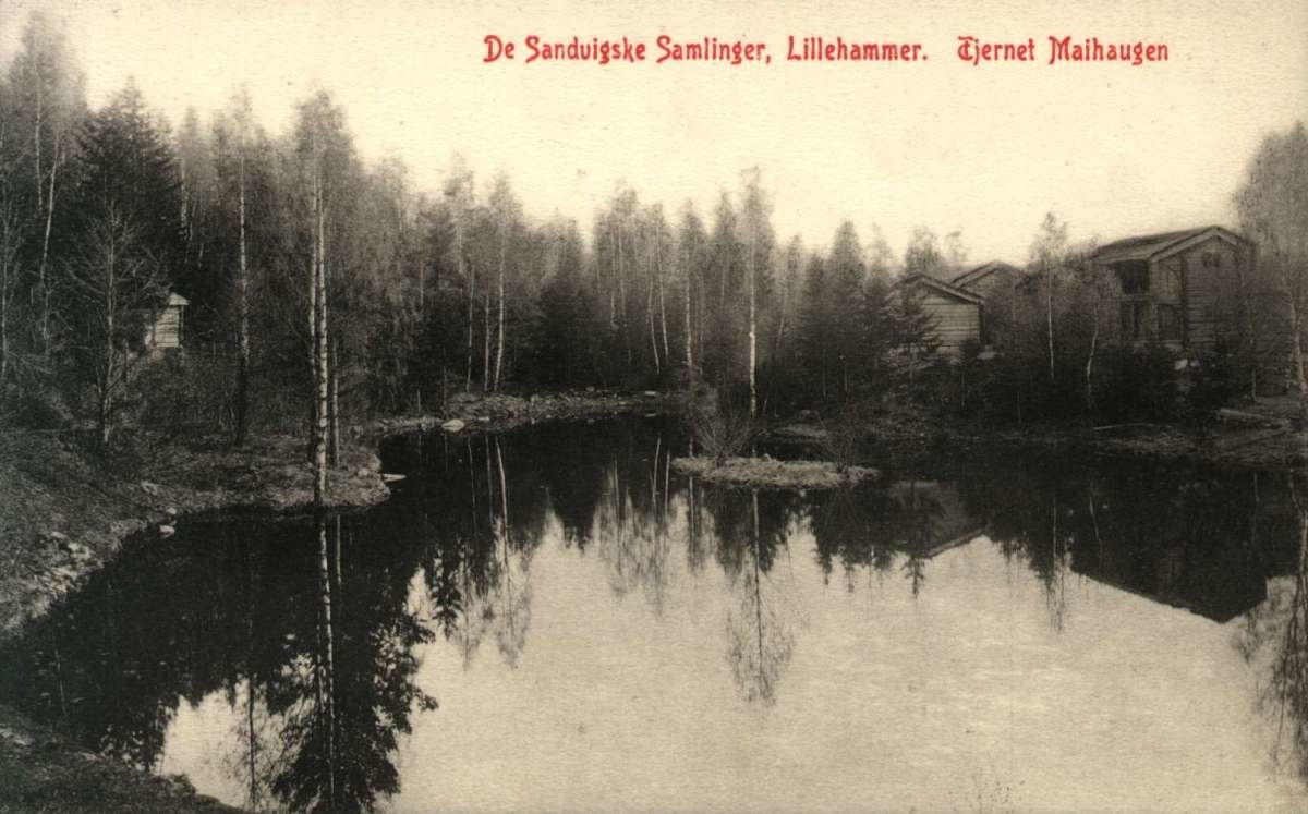 Postkort.  "De Sandvigske Samlinger, Lillehammer. Tjernet Maihaugen".
