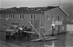 Skader etter uværet 10.Januar 1971. Skader på taket til J.Ja
