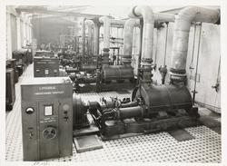 Dampkompressorer i maskinsalen