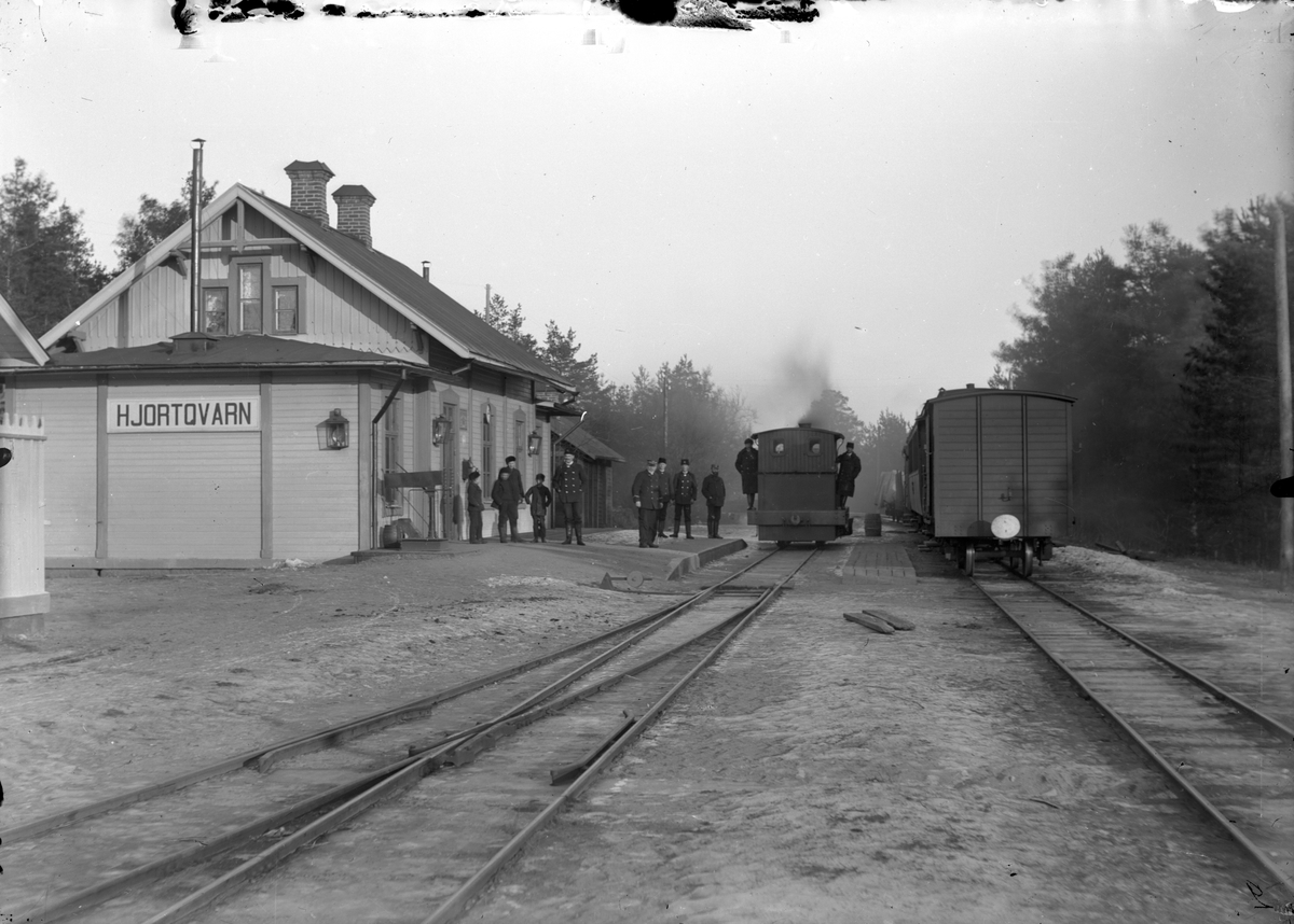 Stationen anlades 1874 och har senare tillbyggts och moderniserats. Bangården har utbyggts med ett spår. Stationshus i trä i en och en halv våning