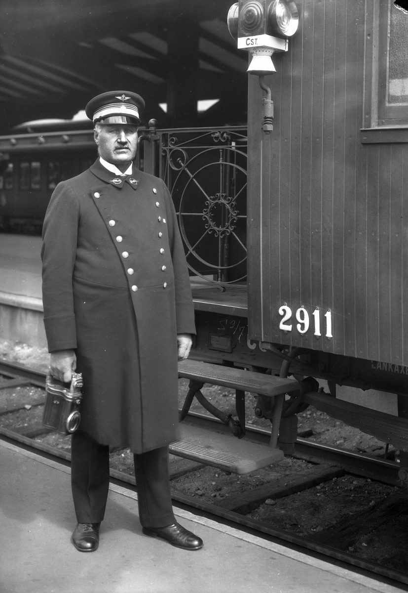 Tågmästare A. F. Stark. Vagn med slutsignal, Statens Järnvägar, SJ CC2.