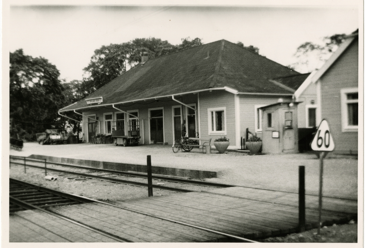Upplands Väsby station midsommarafton 1961.