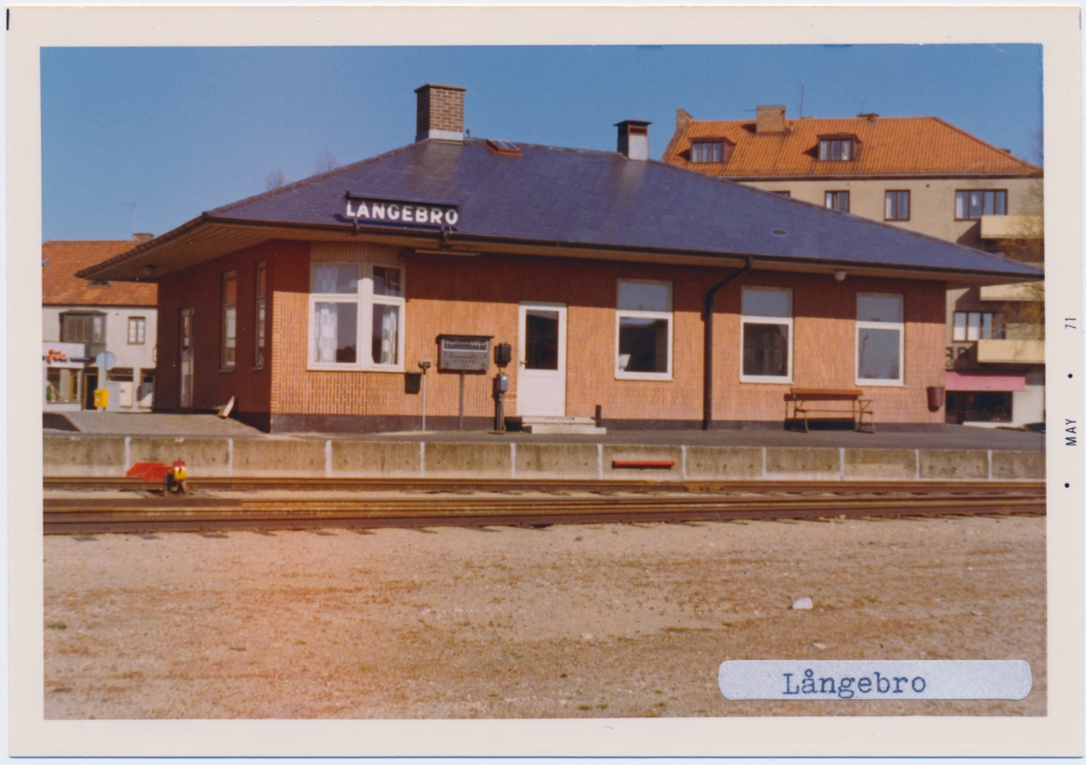 Stationen byggd 1901med ett stationshus i trä. som skulle vara provisoriskt tills Banan dragits in till centrala Kristianstad. Nytt stationshus byggdes först Nytt stationshus byggdes och då rev man det gamla stationshuset av trä. Namnet ändrades sedan till Öllsjö. Godsmagasin flyttat hit från Maltesholm. Kvar finns förutom stationshuset, som är uthyrt till ett företag, godsmagasin och lokstall i tegel från 1901. Lokstallet ingår som en del i en verkstadsanläggning nuförtiden.