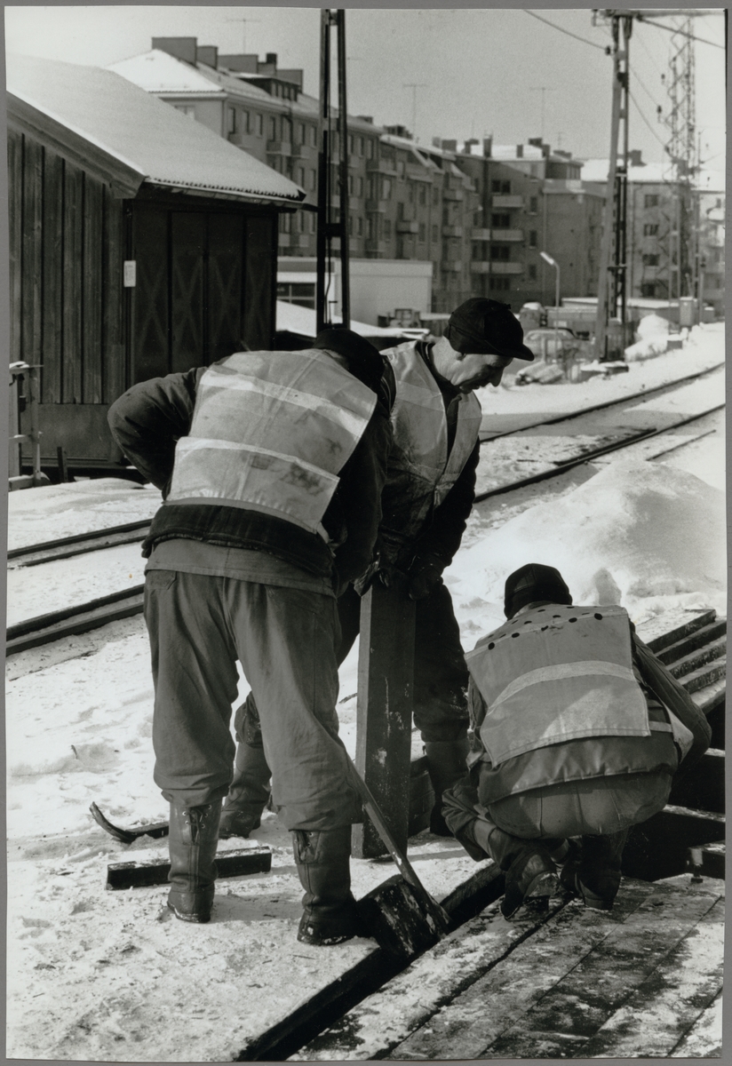 Arbete på spåret vid Esklistuna Centralstation 1969.