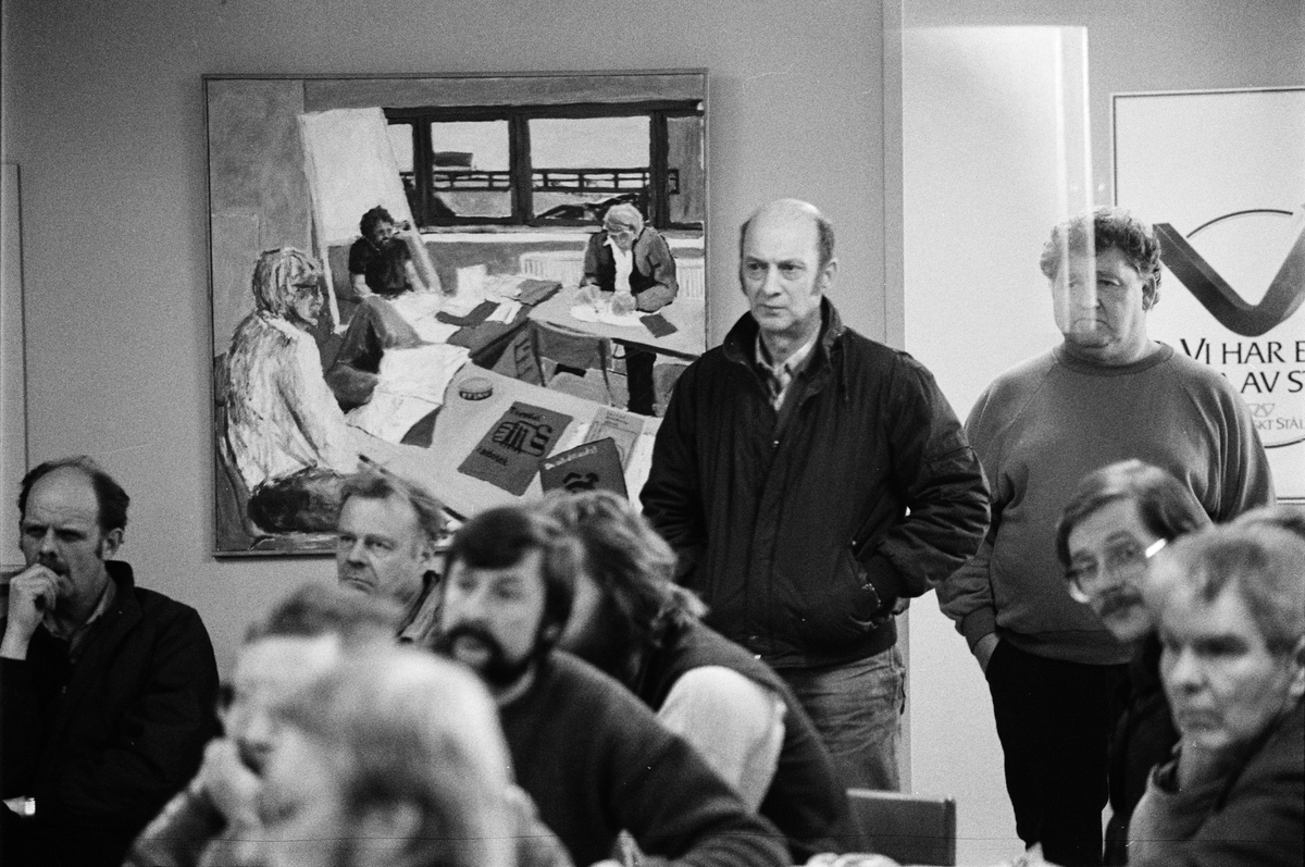 Strejkmöte i gruvstugan, raslastare Tore Norbäck talar, Dannemora Gruvor AB, Dannemora, Uppland oktober 1988