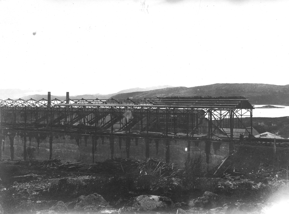 Sydvarangers finknusersilo under bygging, 03.07.1910