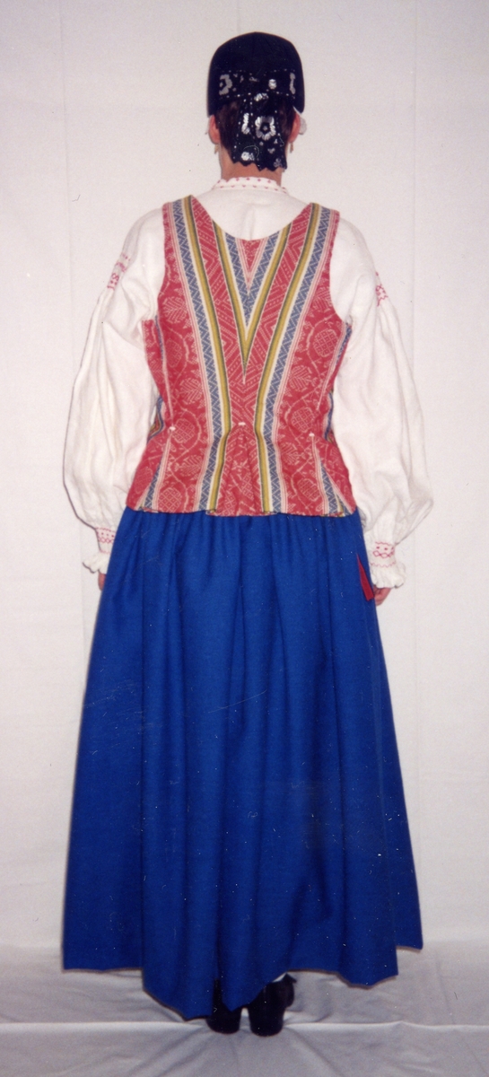 Folkdräkt Köinge - Hemslöjdens Samlingar / DigitaltMuseum