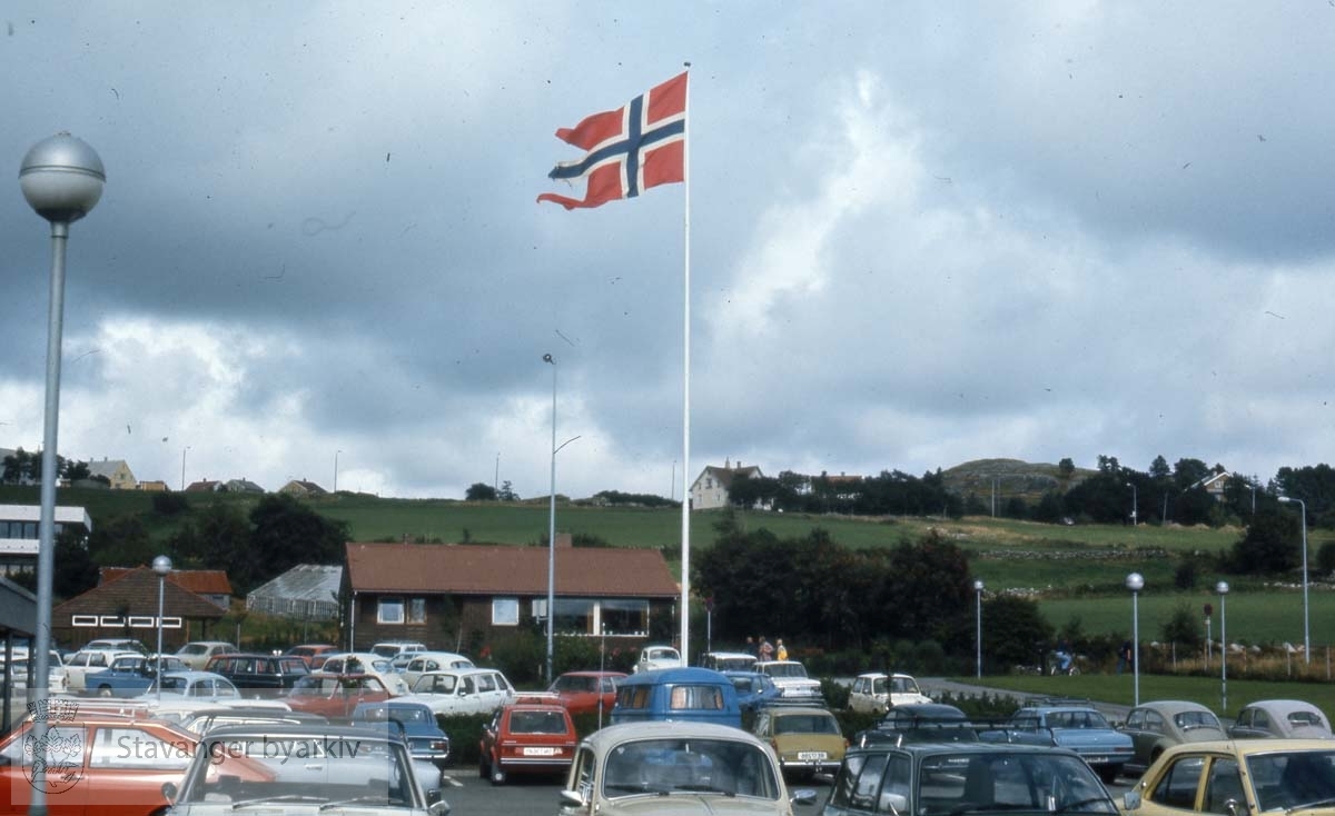 Stavanger Lærerhøgskole. Bildet tatt mot nord - Jernaldergården, Litle Ullandhaug.