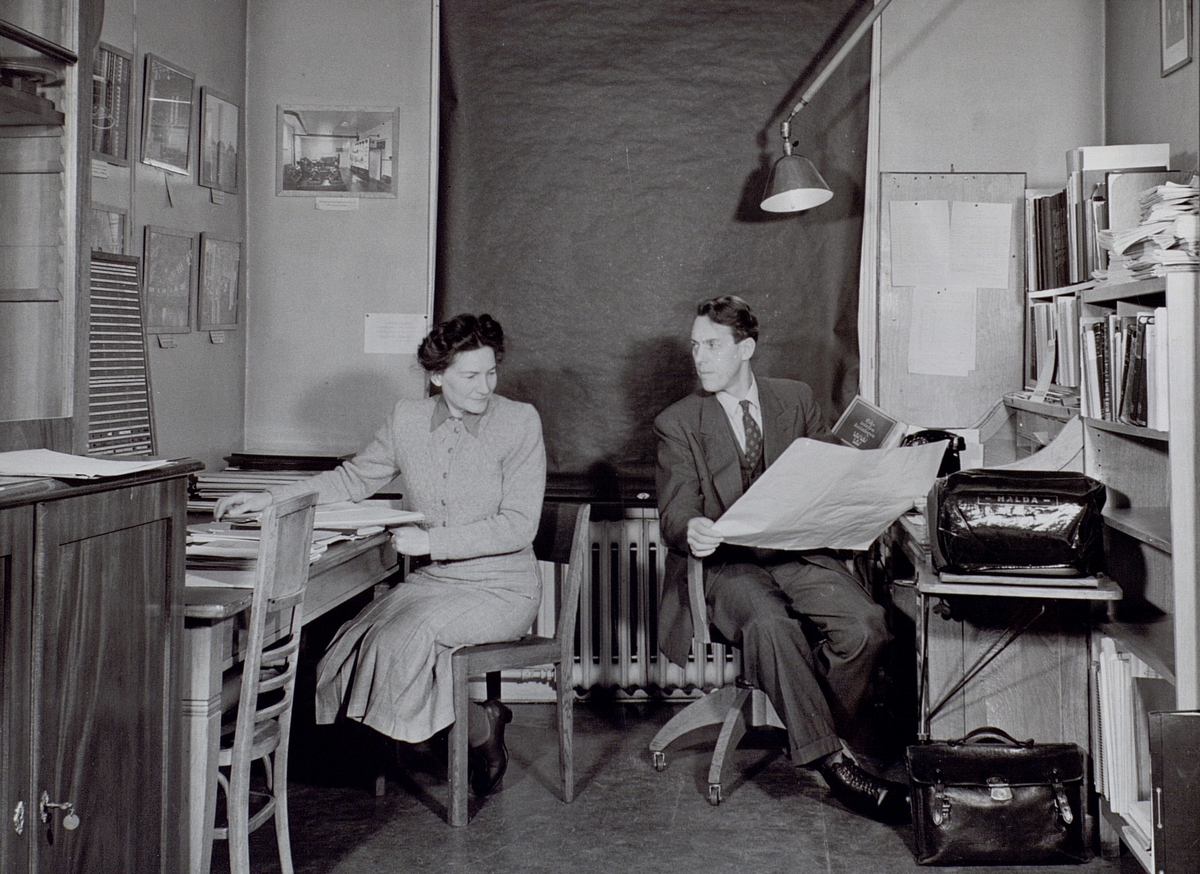 Lavenius och Ingrid Jensen, undervisningsnastalten.
