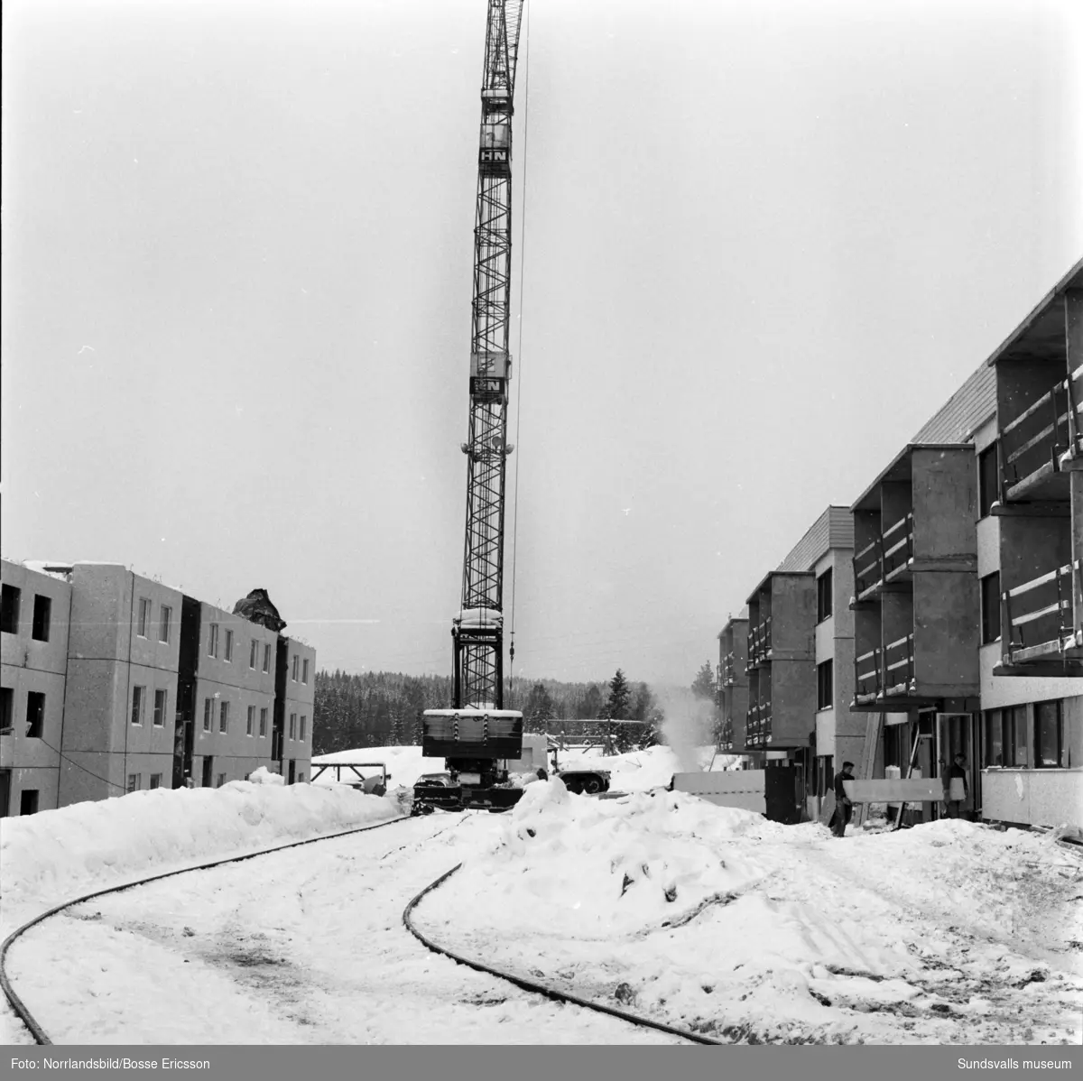 En serie bilder från bygget av bostadsområdet i Bosvedjan.