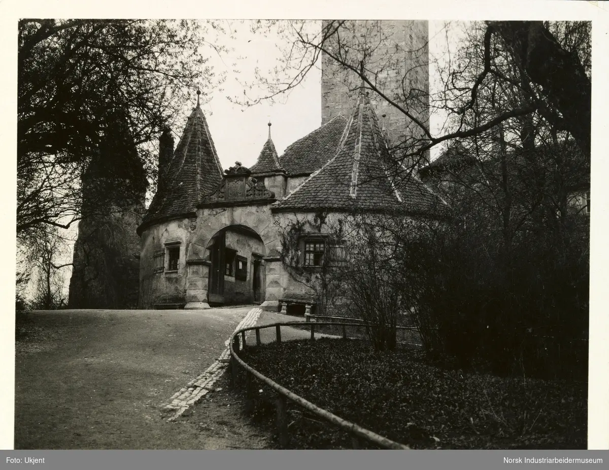 Inngang til Burgtor slott i Rothenburg