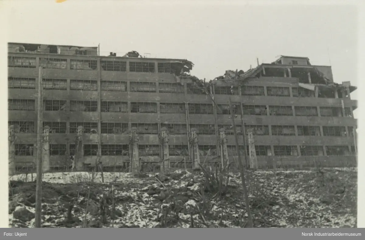 Skade på hydrogenfabrikken (vannstoffen) etter bombinga av Vemork i 1943
