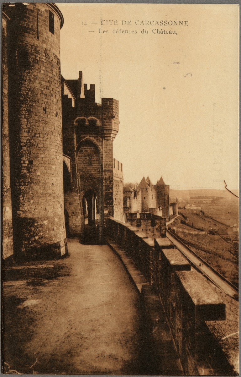 Befästningsstad med ringmur i Carcassonne i Frankrike.