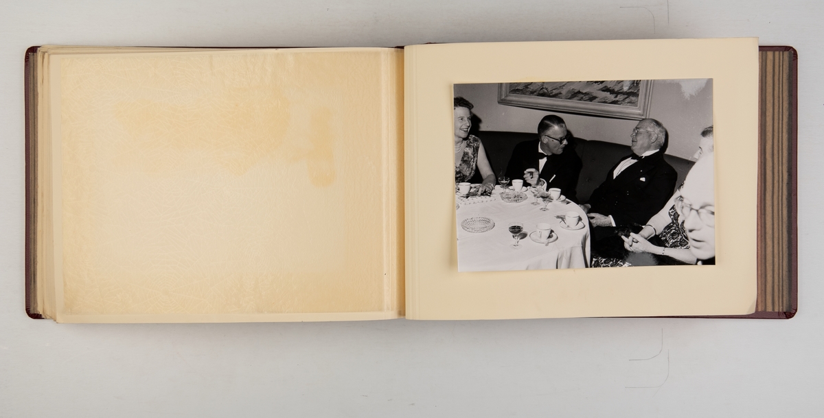 Album med fotografier fra skipsdåpen til M/S 'Belvera' 1959.