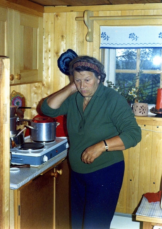 Gunhild Larsson Melin (född "Emils" Sporred 1914 - död 1993 Mattmar i Åre). Foto från Mattmar 1980-tal.