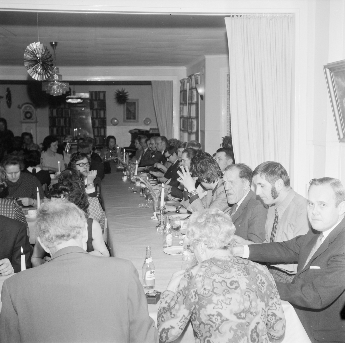 Partifolk aktiverar studier, Örbyhus, Uppland, februari 1972