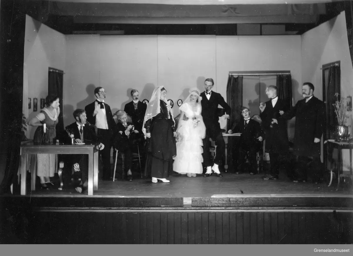 Fra en teateroppsetning på Malmklang Kirkenes 3. desember 1934.