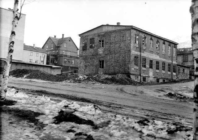 Fra venstre Grand hotell Røyal, bygg oppført under krigen opp mot gamle Røyal hotell og midt på bilde Grand hotell.