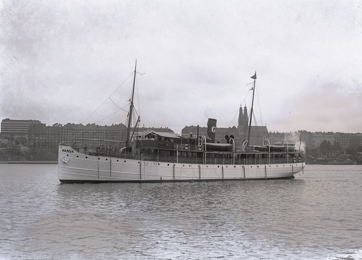 Passagerarfartyget S/S HANSA (1899) på Riddarfjärden i Stockholm. HANSA sänktes av en sovjetisk ubåt 1944-11-24.