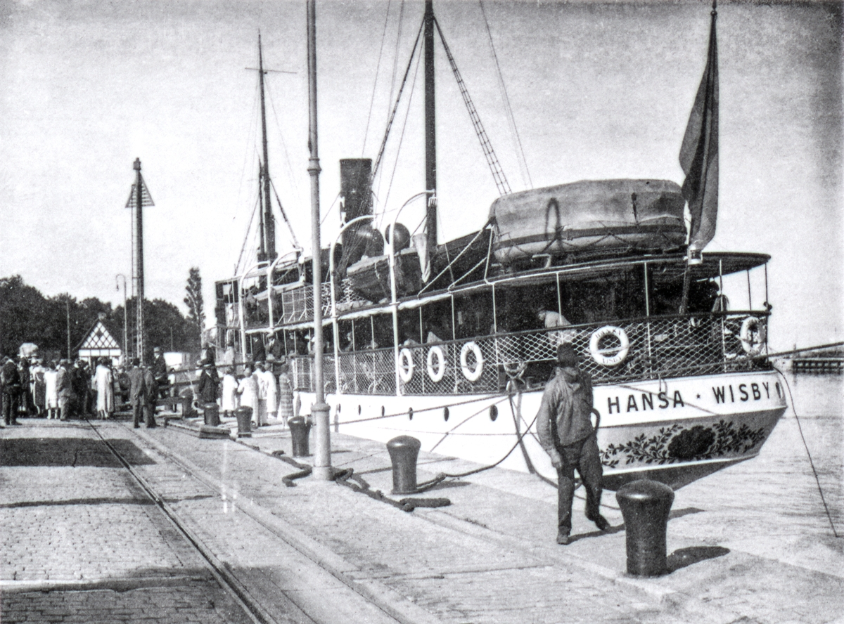 Passagerarfartyget S/S HANSA (1899) vid kaj i Visby. HANSA sänktes av en sovjetisk ubåt 1944-11-24.