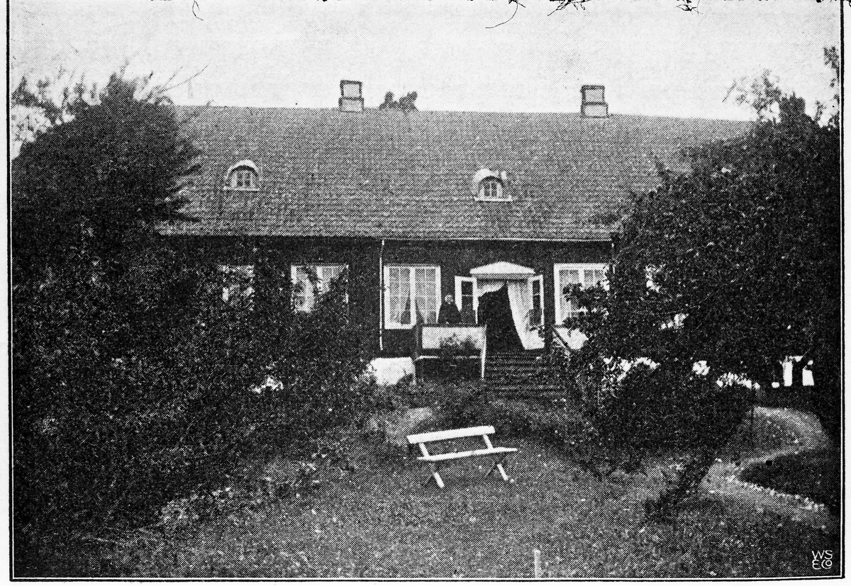Avfotografert illustrasjon fra Jens Raabes bok "En storbygd. Kulturskildringer fra Toten." som kom ut i 1905. Dette bildet er fra Evenrud på Kapp.