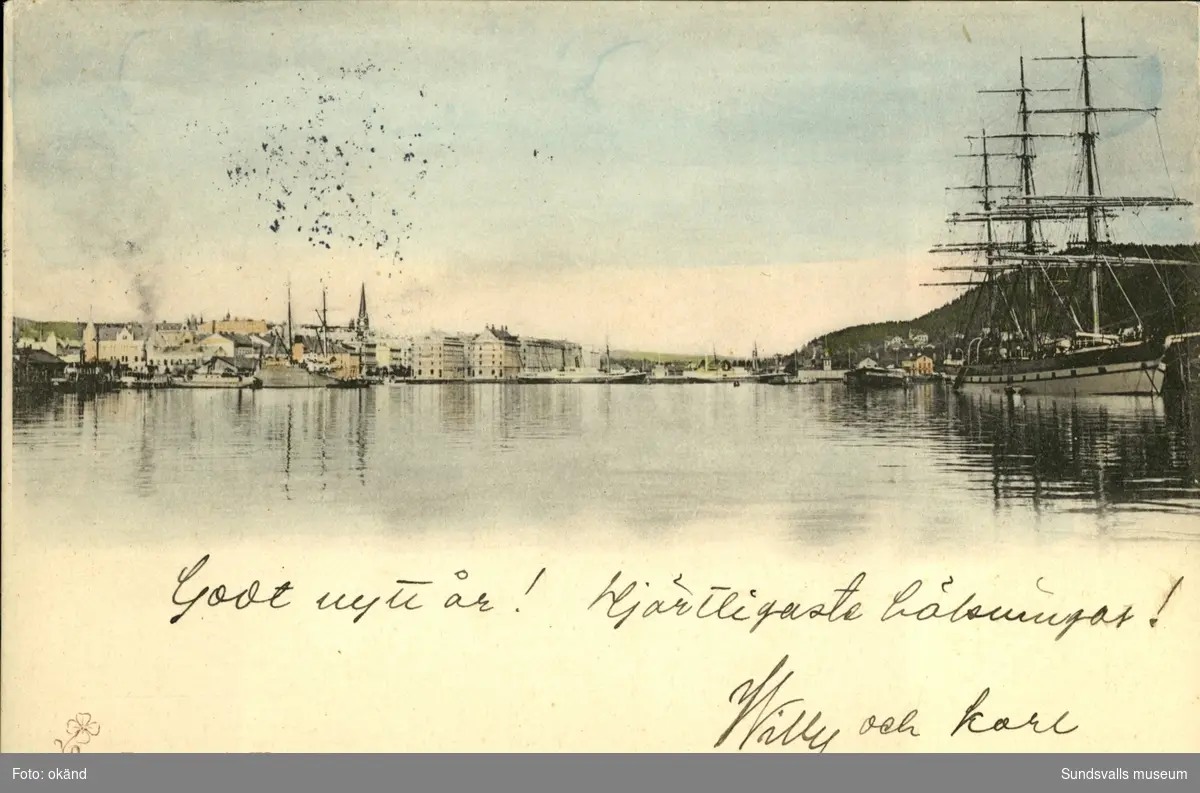 Vykort med motiv över hamnen i Sundsvall.