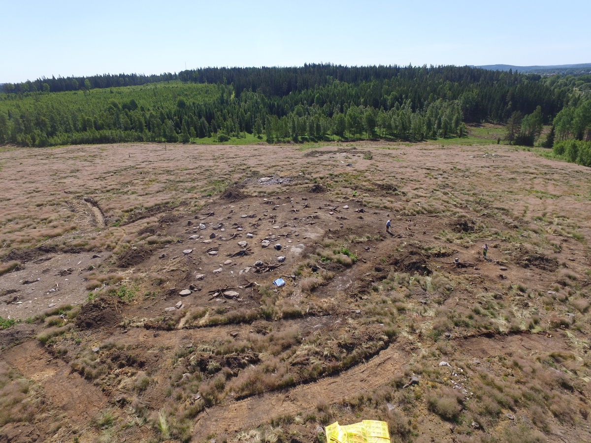 Översiktsbild över gravfältet "Himlabackarna" norr om Vetlanda, Vetlanda socken och kommun.