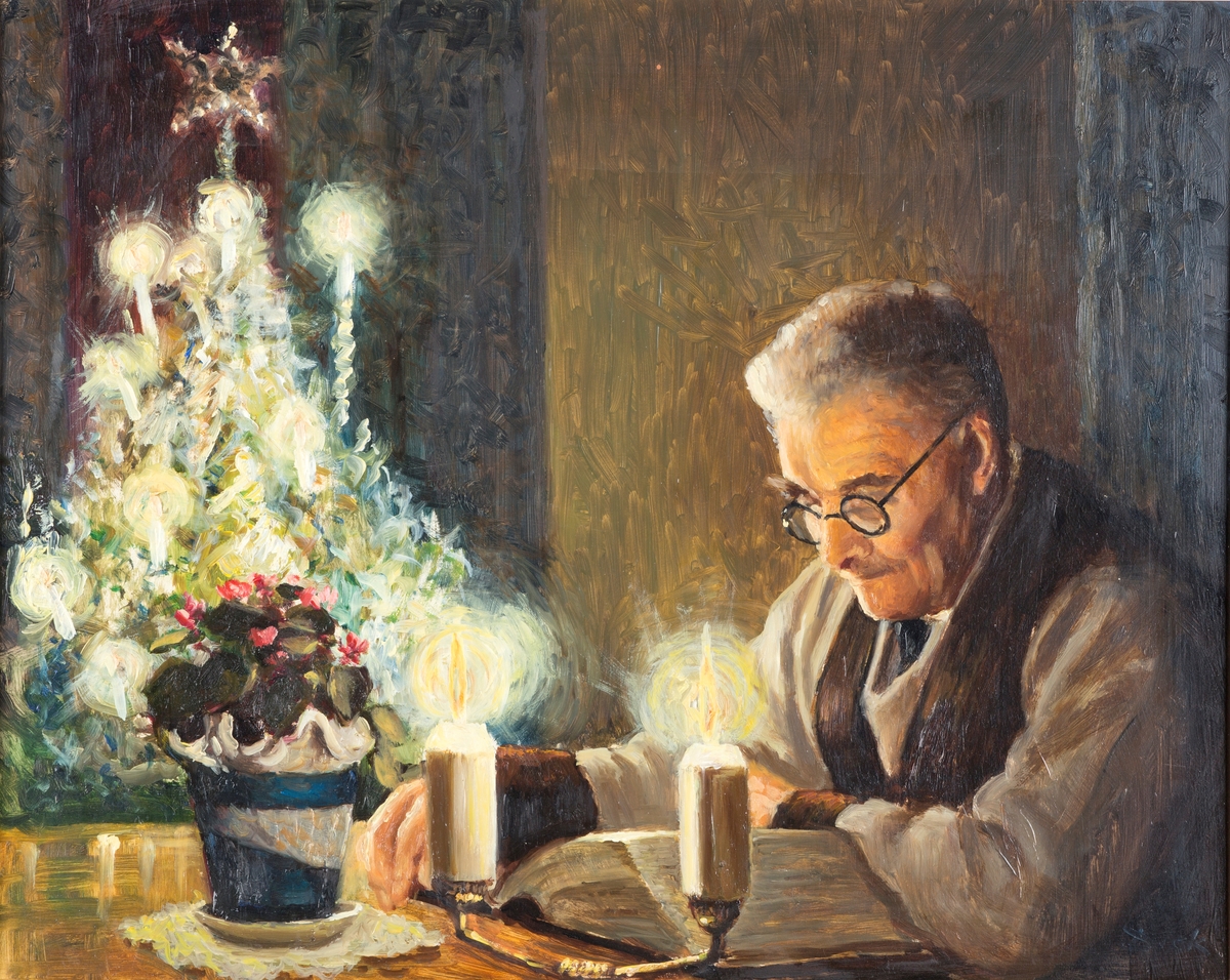 Stukkaturramme. Maleriet er satt i paspartou. Motiv: Eldre mann med briller(Almas far)  leser antakelig juleevangeliet. Juletre og levende lys.