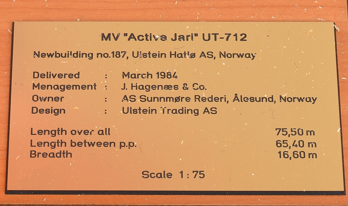 Skipsmodell av MV Active Jarl UT-712