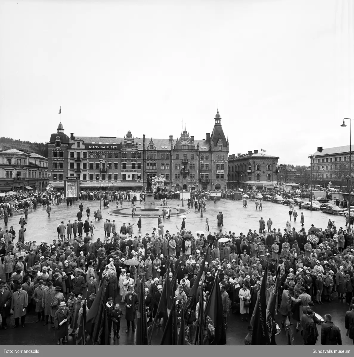 1 maj-demonstration och tal av inrikesminister Rune Johansson.