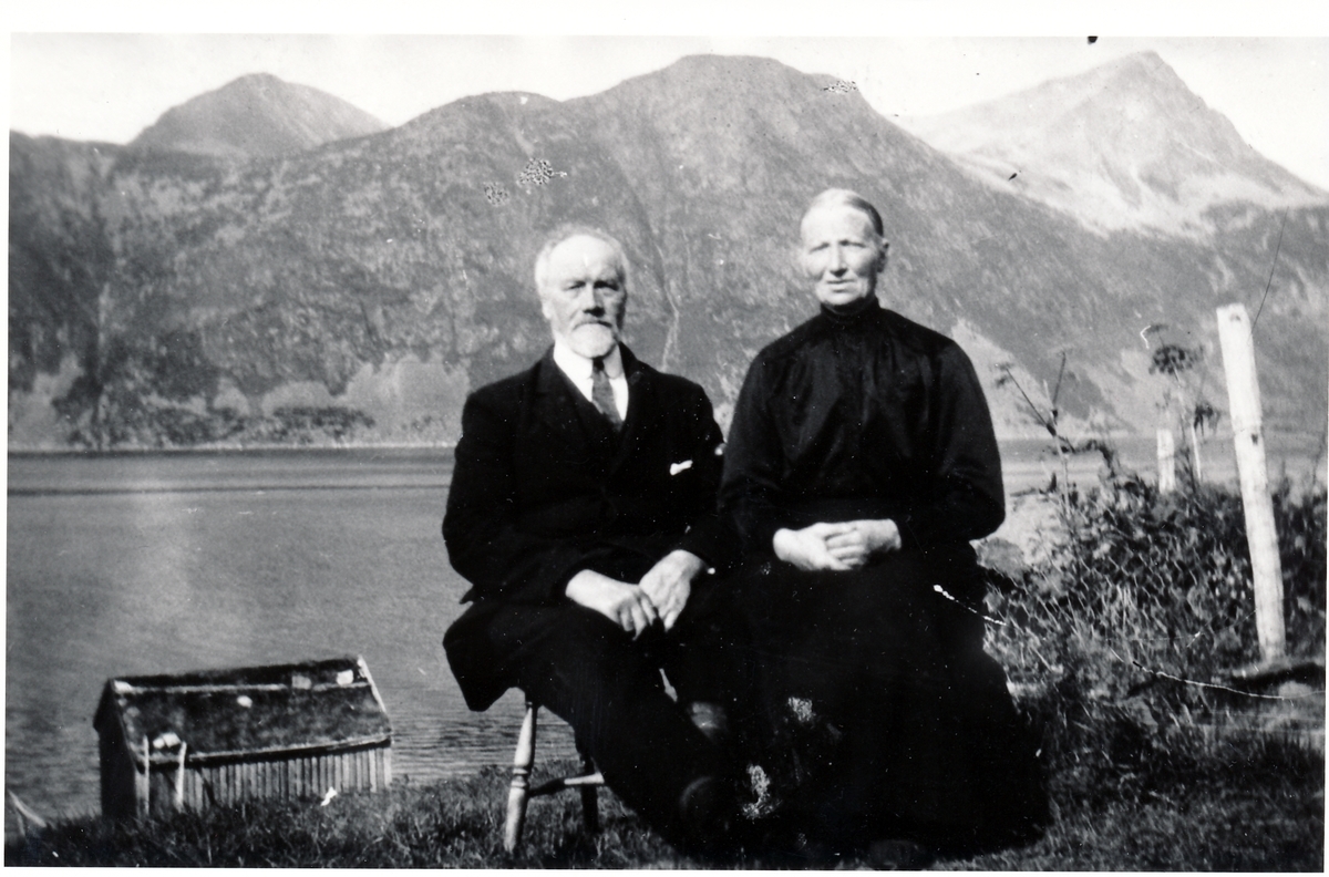 Martin og Birgitte Pedersen. Finnes, Torsken ca 1930