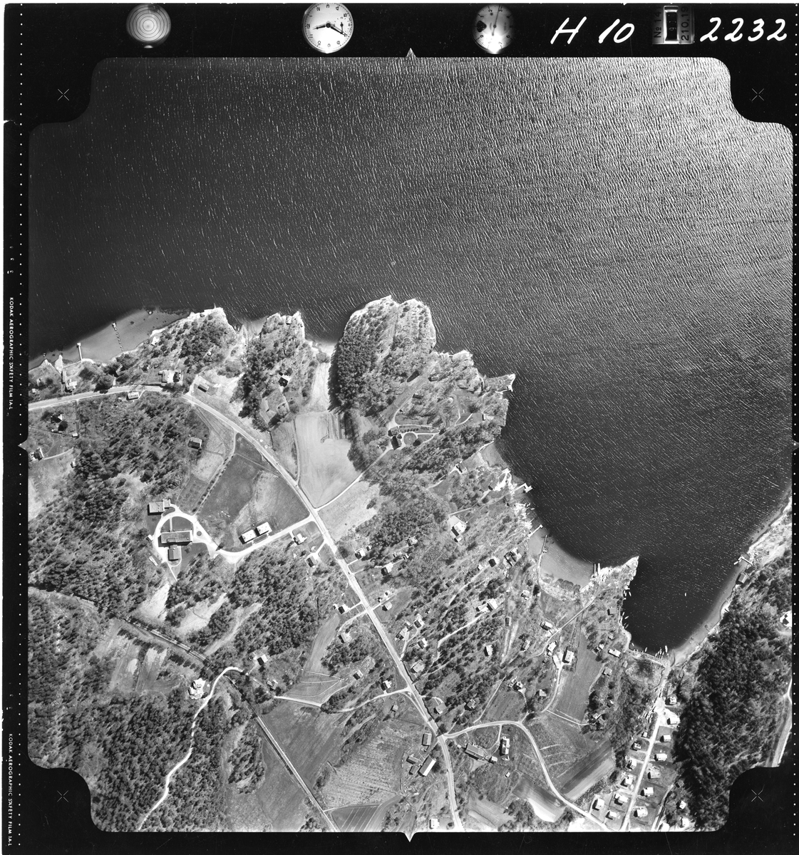Flyfotoarkiv fra Fjellanger Widerøe AS, fra Porsgrunn Kommune, Skjelsvik. Fotografert 16/05-1962. Oppdrag nr 2232, H10