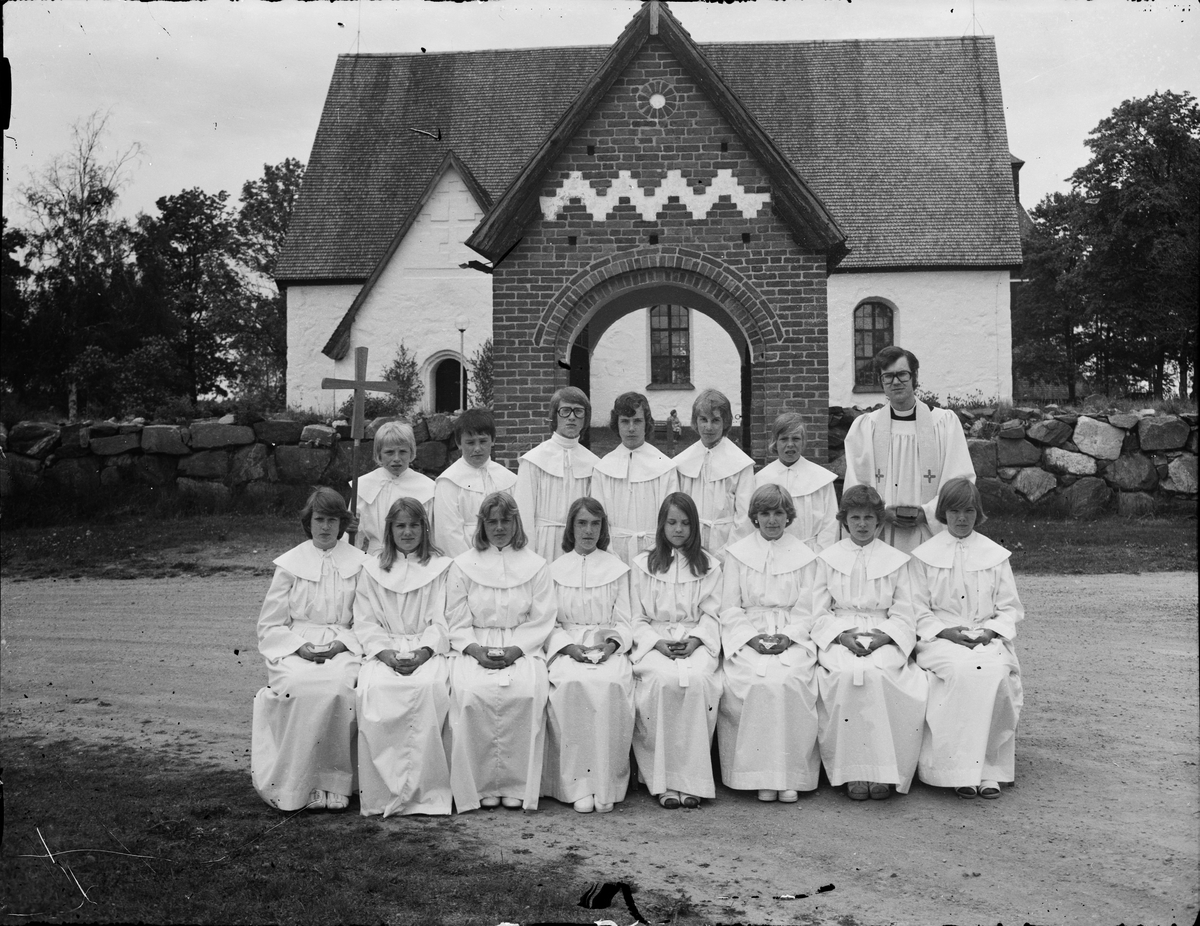Konfirmander från Valö och Forsmarks församlingar födda 1962, Valö kyrka, Uppland