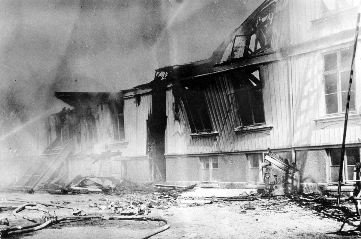 Brand i ålderdomshemmet i Plantaget, 8 maj 1941. 38 pensionärer fanns i byggnaden. Alla räddades ut av brandkåren men en kvinna återvände och omkom då. Branden misstänktes vara anlagd.