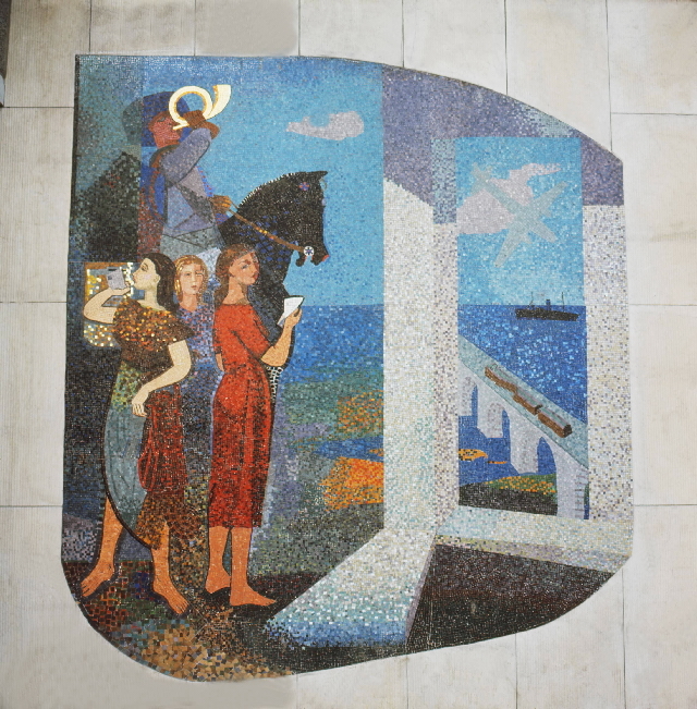 Konstnär: Ulv Kylberg (1912-1975). Mosaiken utförd av italienska
mosaikarbetare och invigd 1950.