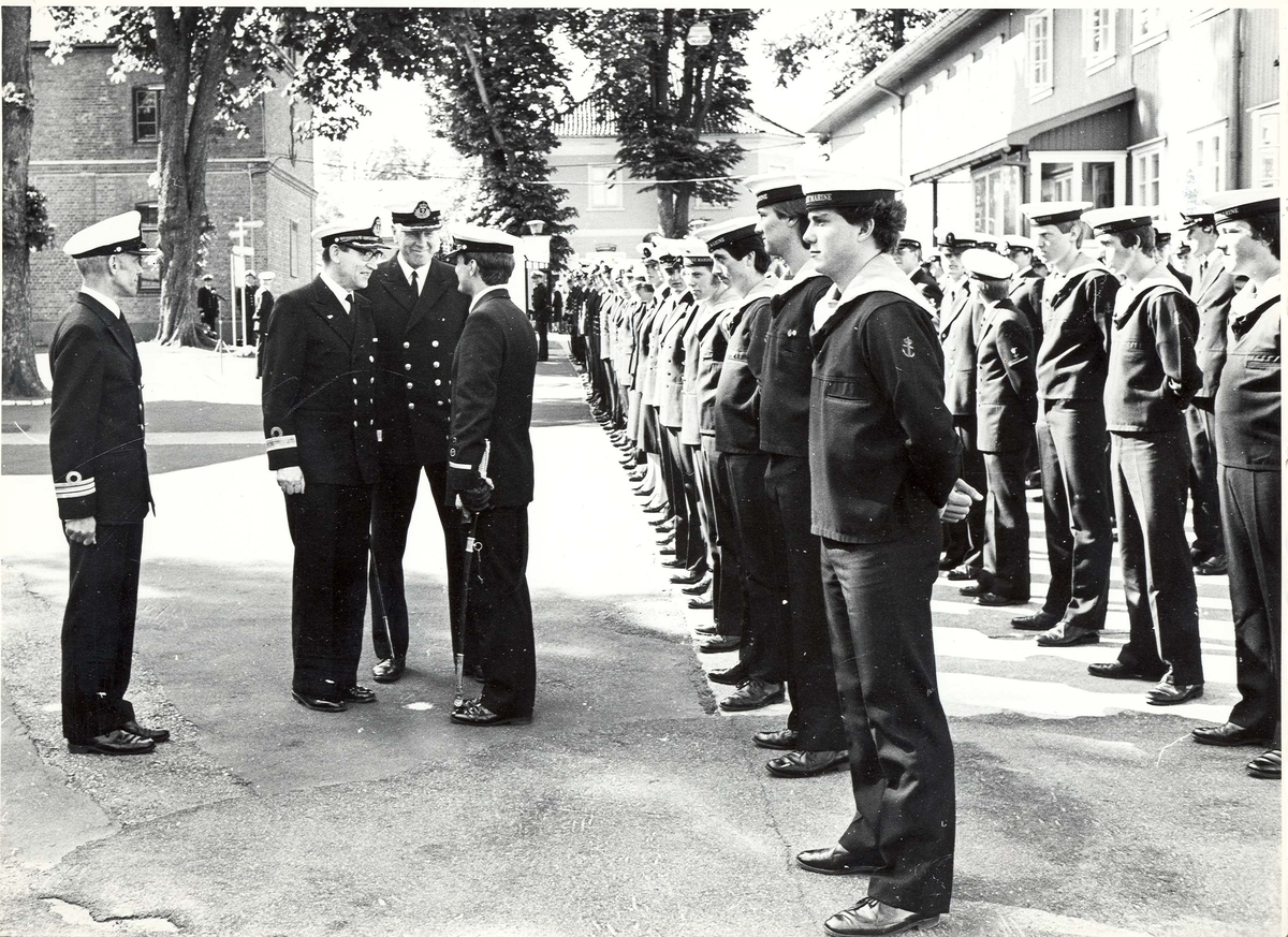 Sjømilitære korps, inspeksjon av kom. B.Helle.
