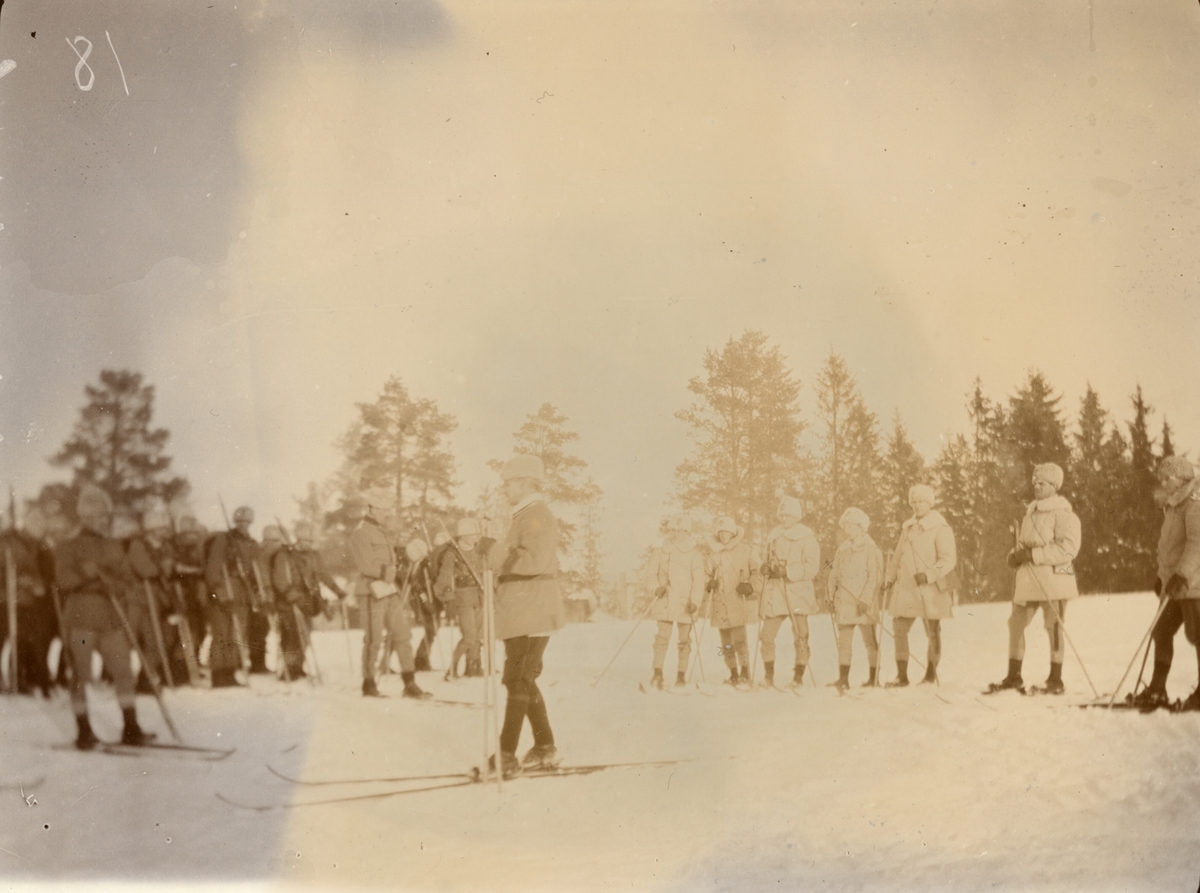 Text i fotoalbum: "Norrland 1916 febr. Sollefteå. Resoff på vinterutb, 3 veckor".